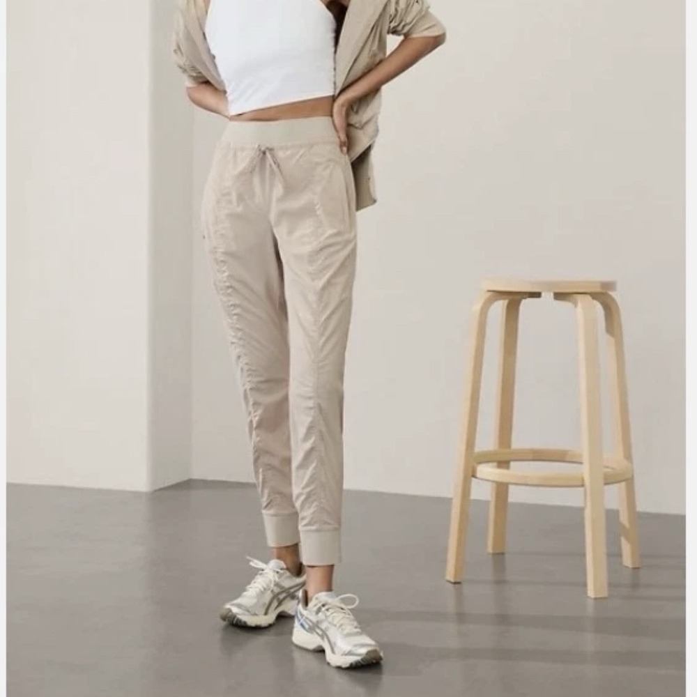 Athleta Women 10 Tan Abalone Attitude Jogger Pant High Rise Drawsting‎ #988416